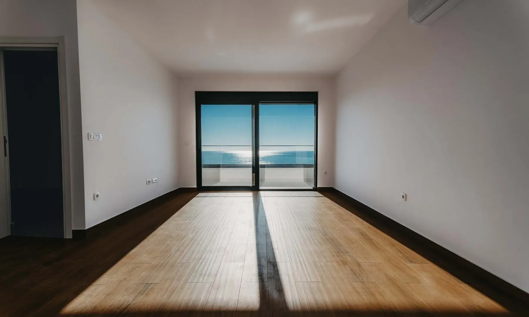 Izdavanje, ugostiteljski objekat, 1600m², Budva, Crna Gora