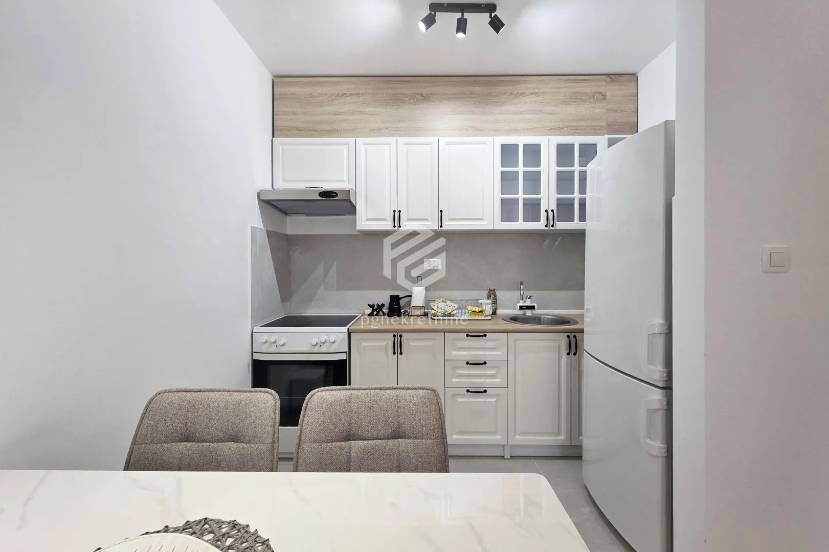 Rent, one bedroom apartment, 42m², Stari Aerodrom, Podgorica