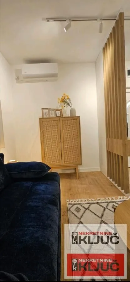 Izdavanje, jednosoban stan, 36m², Centar, Novi Sad