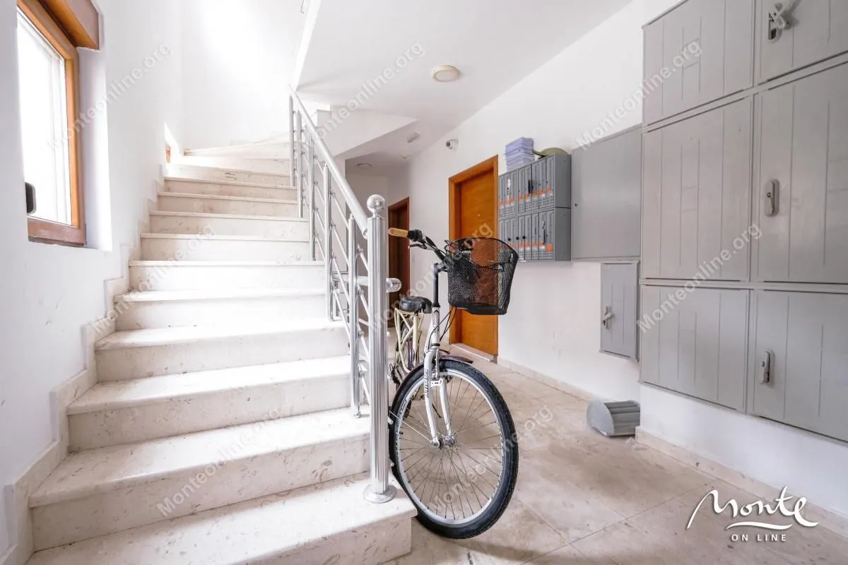 Prodaja, dvosoban stan, 77m², Tivat, Crna Gora