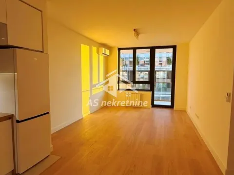 Izdavanje, trosoban stan, 71m², Savski Venac, Beograd - image 1