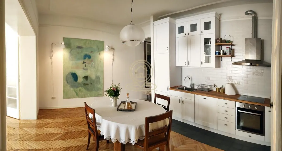 Izdavanje, trosoban stan, 141m², Kalenić Pijaca, Vračar Sve Podlokacije