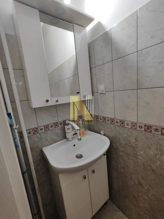 Izdavanje, trosoban stan, 73m², Kej, Novi Sad Sve Podlokacije
