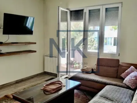 Izdavanje, dvosoban stan, 95m², Centar, Podgorica - image 2