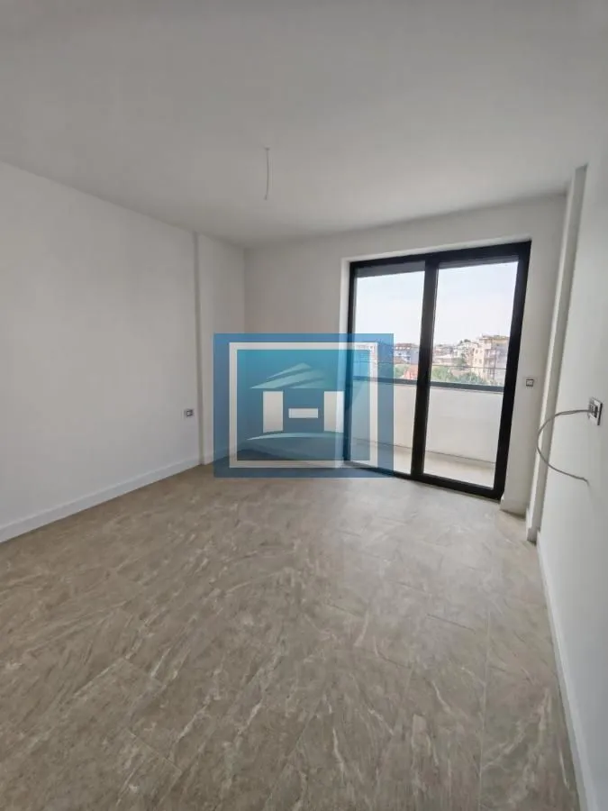 Prodaja, trosoban stan, 87m², Centar, Paraćin