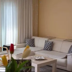 Rent, three bedroom apartment, 81m², Kotor, Crna Gora - image 7