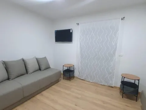Rent, one bedroom apartment, 76m², Šušanj, Bar - image 2