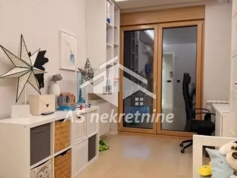 Izdavanje, četvorosoban stan, 103m², Stari Grad, Beograd - image 16