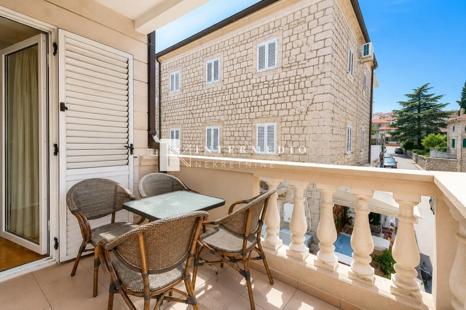 Izdavanje, jednosoban stan, 54m², Igalo, Herceg Novi