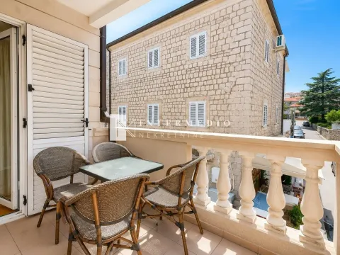 Izdavanje, jednosoban stan, 54m², Igalo, Herceg Novi - image 2