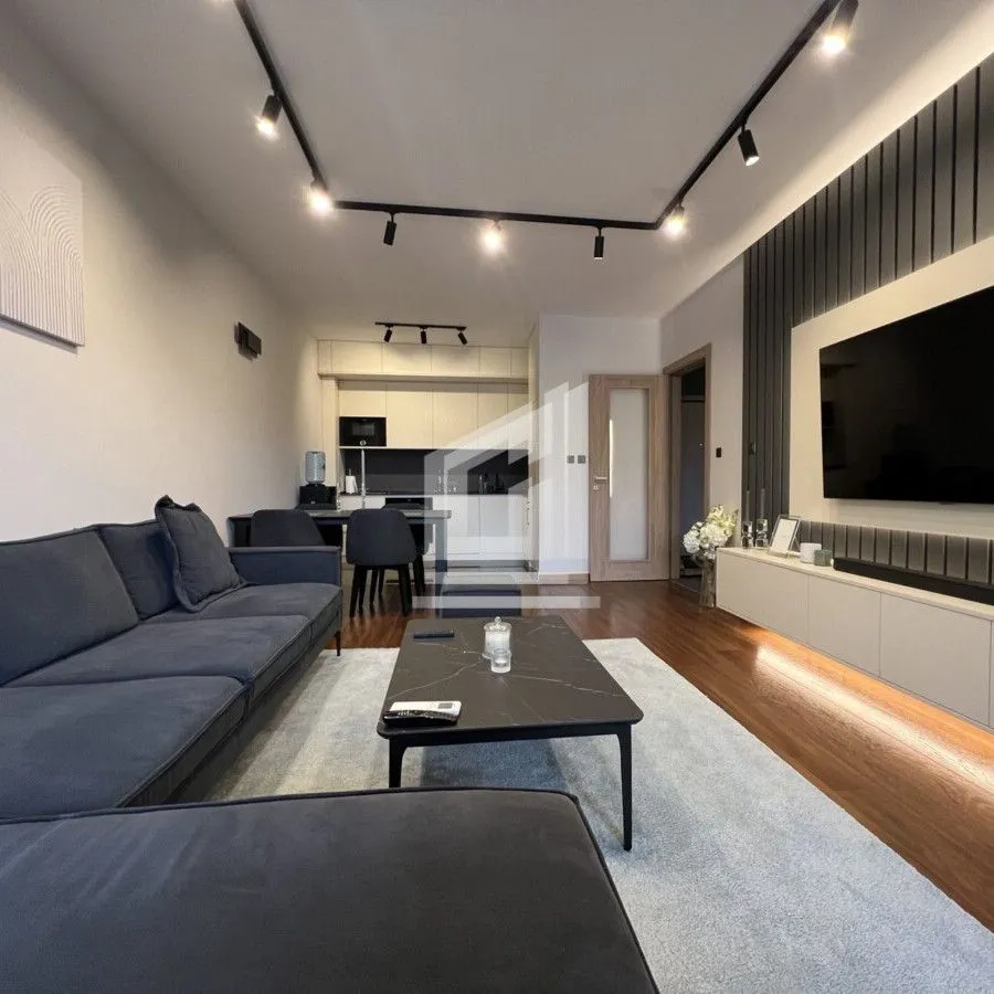 Izdavanje, trosoban stan, 96m², Master Kvart, Podgorica