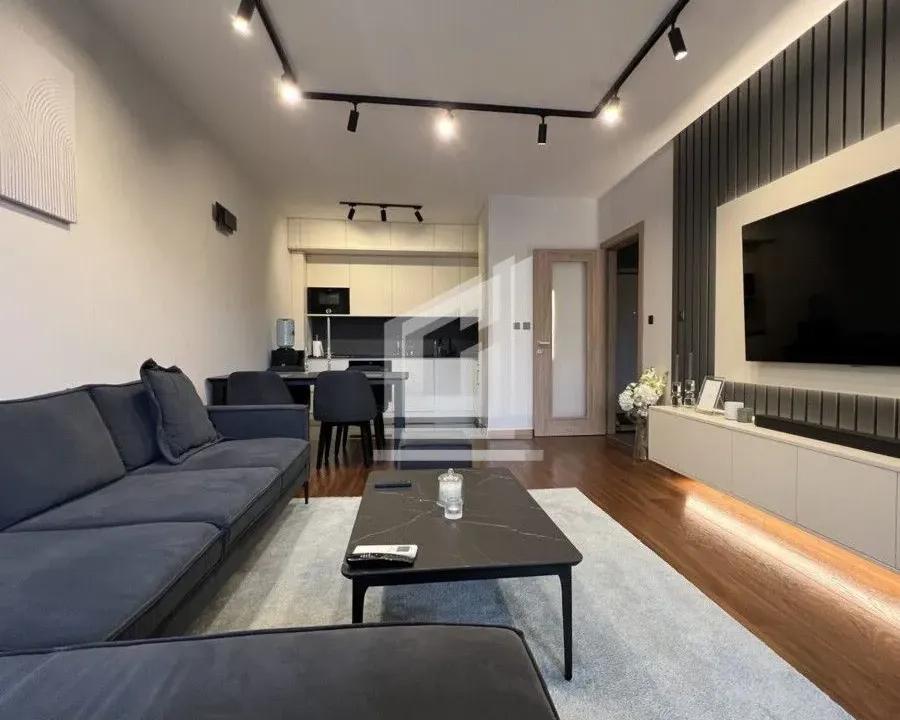 Izdavanje, trosoban stan, 96m², Master Kvart, Podgorica