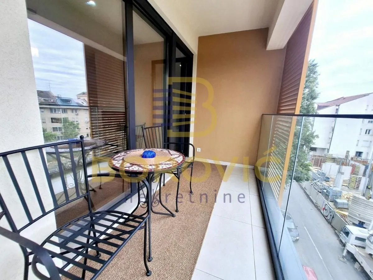 Rent, two bedroom apartment, 44m², Vračar Sve Podlokacije, Beograd