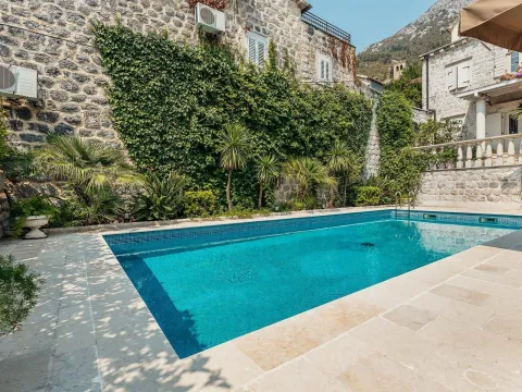 Prodaja, kuća, 382m², Perast, Kotor - image 47