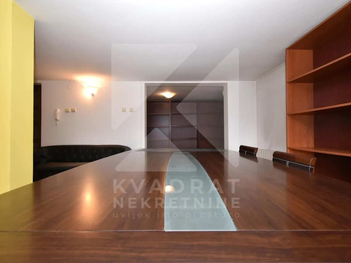 Rent, house, 300m², Gorica C, Podgorica