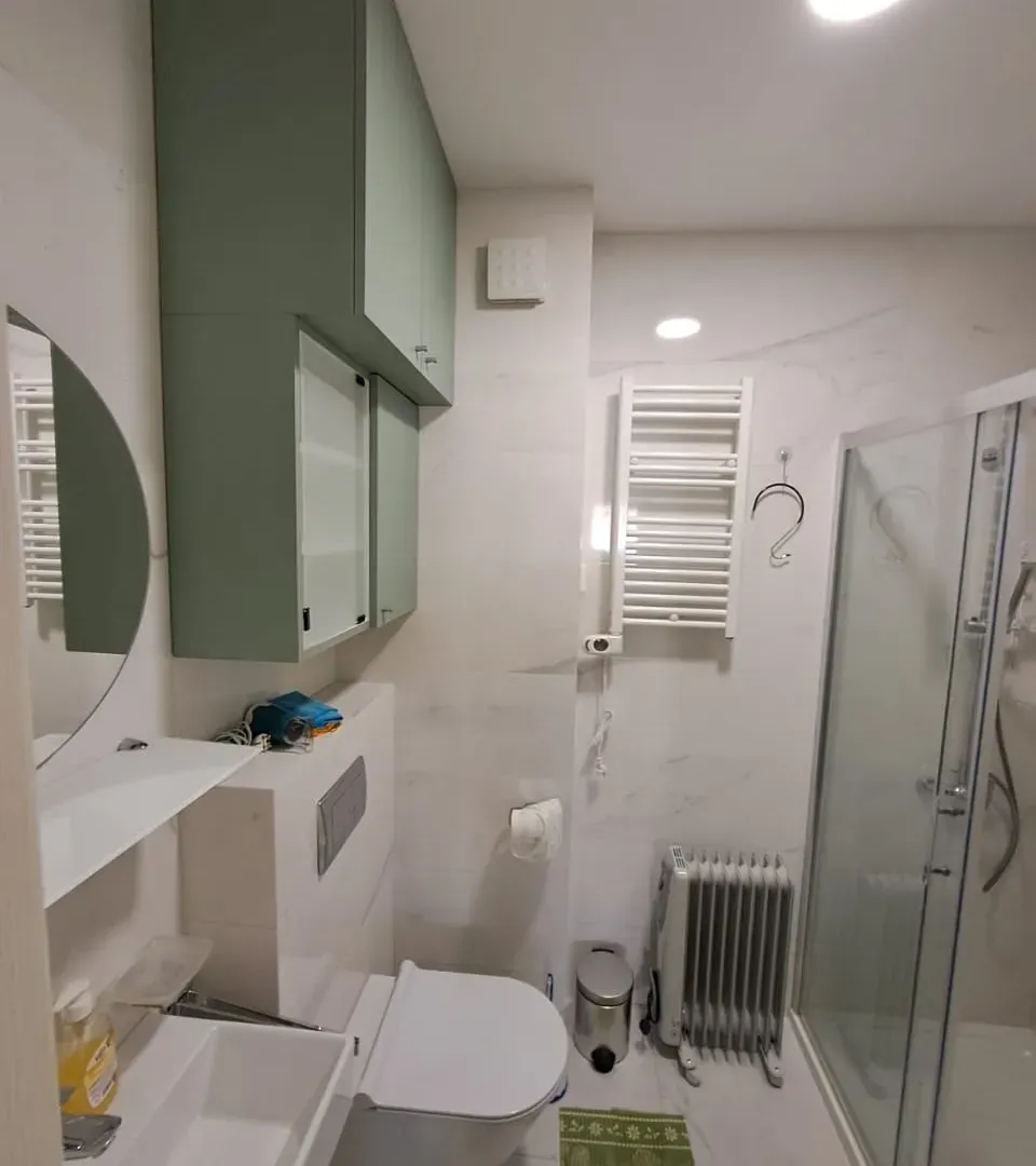 Izdavanje, trosoban stan, 105m², Central Point, Podgorica