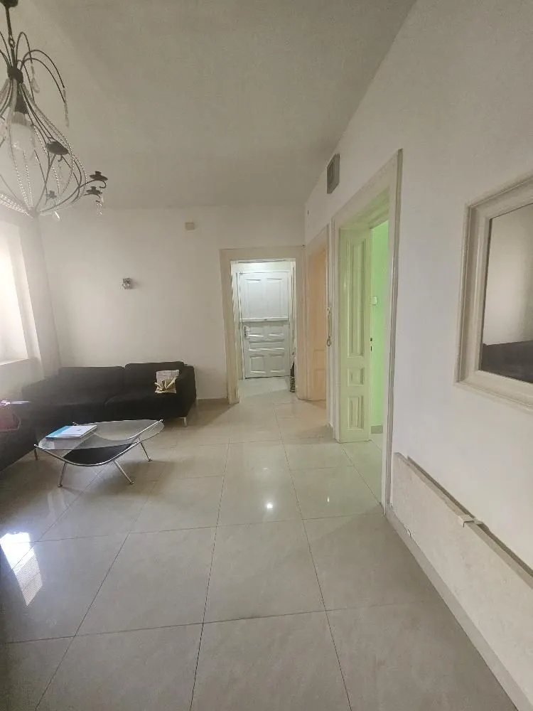 Izdavanje, poslovni prostor, 82m², Stari Grad, Beograd
