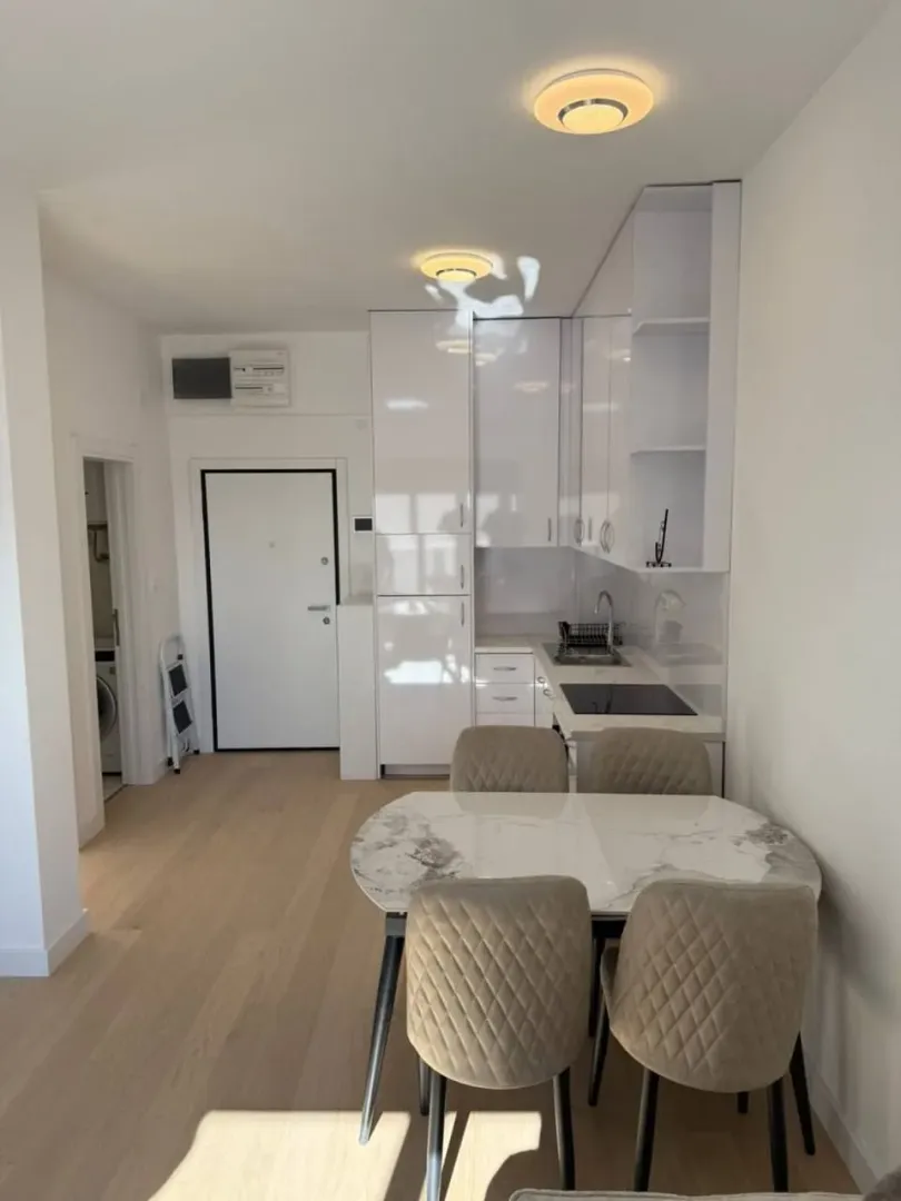 Rent, one bedroom apartment, 40m², Bečići, Budva