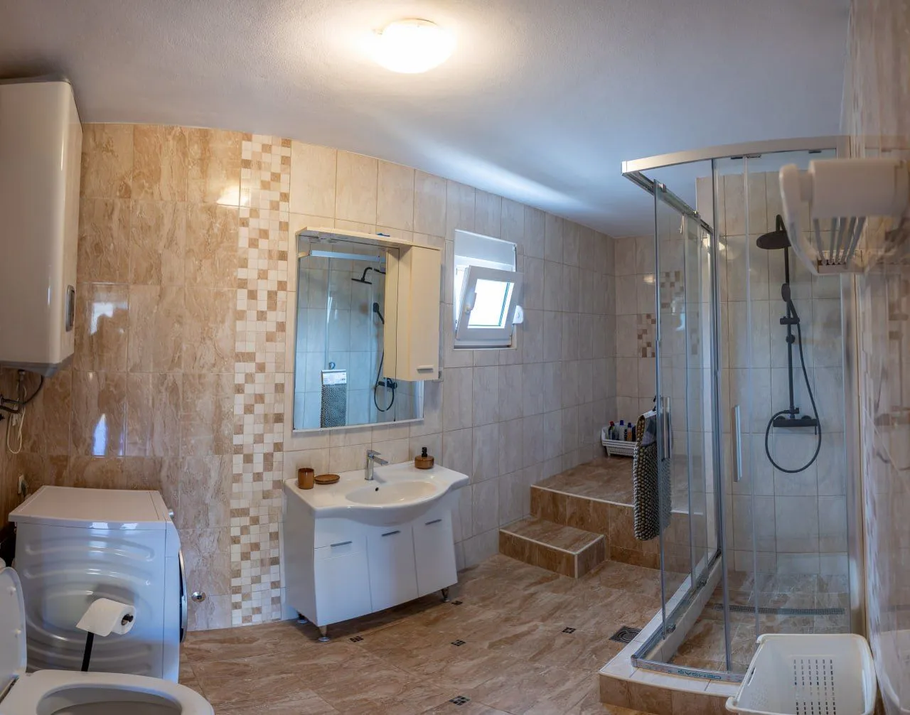 Rent, house, 111m², Lastva Grbaljska, Kotor