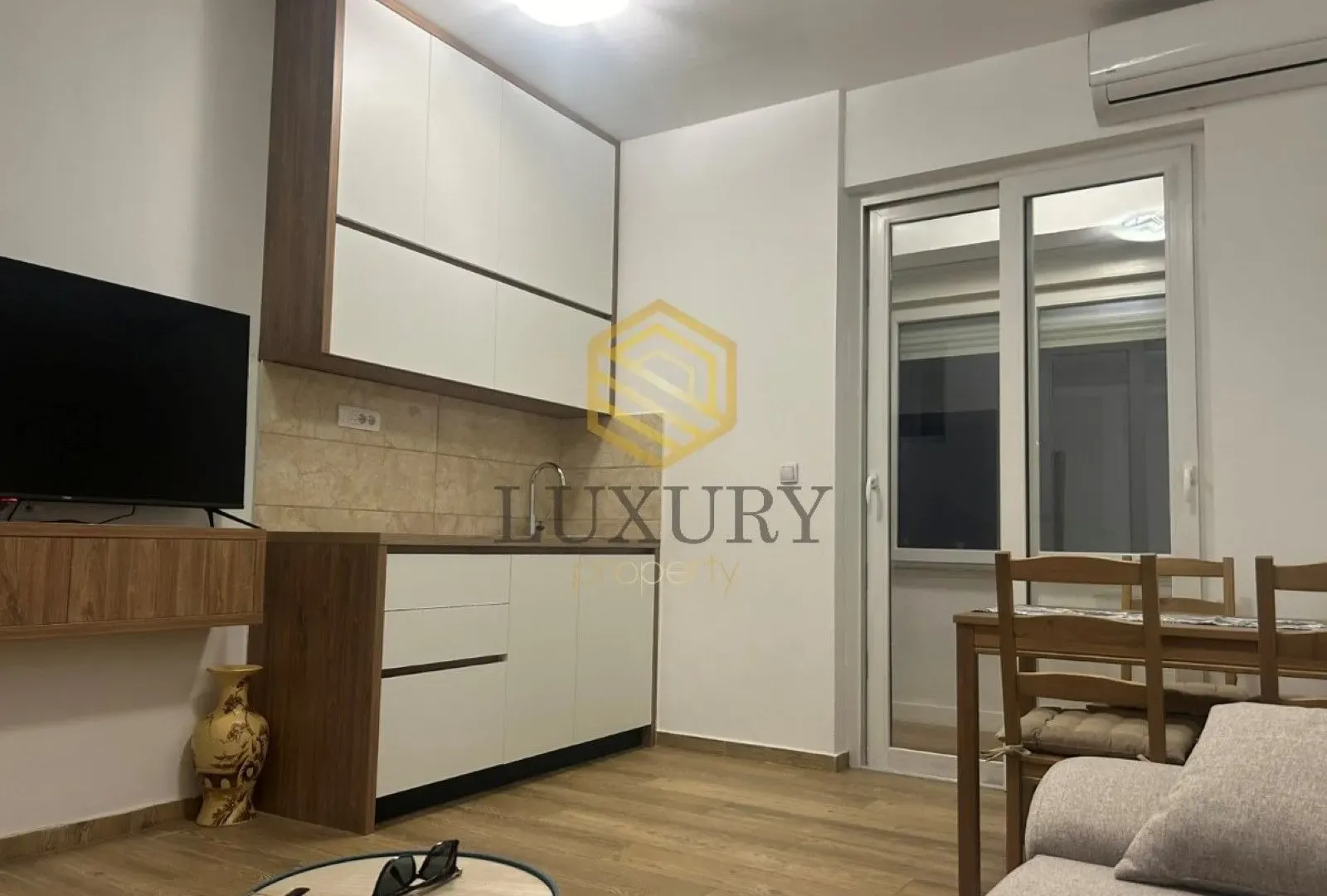 Rent, two bedroom apartment, 68m², Stari Aerodrom, Podgorica