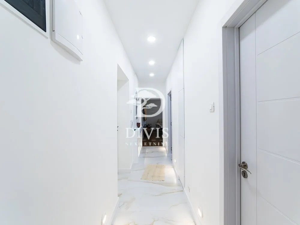 Prodaja, trosoban stan, 78m², Senjak, Beograd