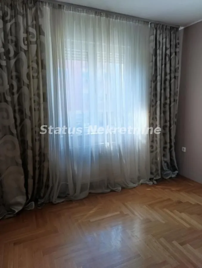 Izdavanje, trosoban stan, 65m², Grbavica, Novi Sad Sve Podlokacije