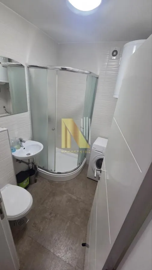 Izdavanje, jednosoban stan, 33m², Rotkvarija, Novi Sad Sve Podlokacije