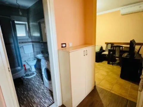 Izdavanje, kuća, 35m², Gornja Gorica, Podgorica - image 13