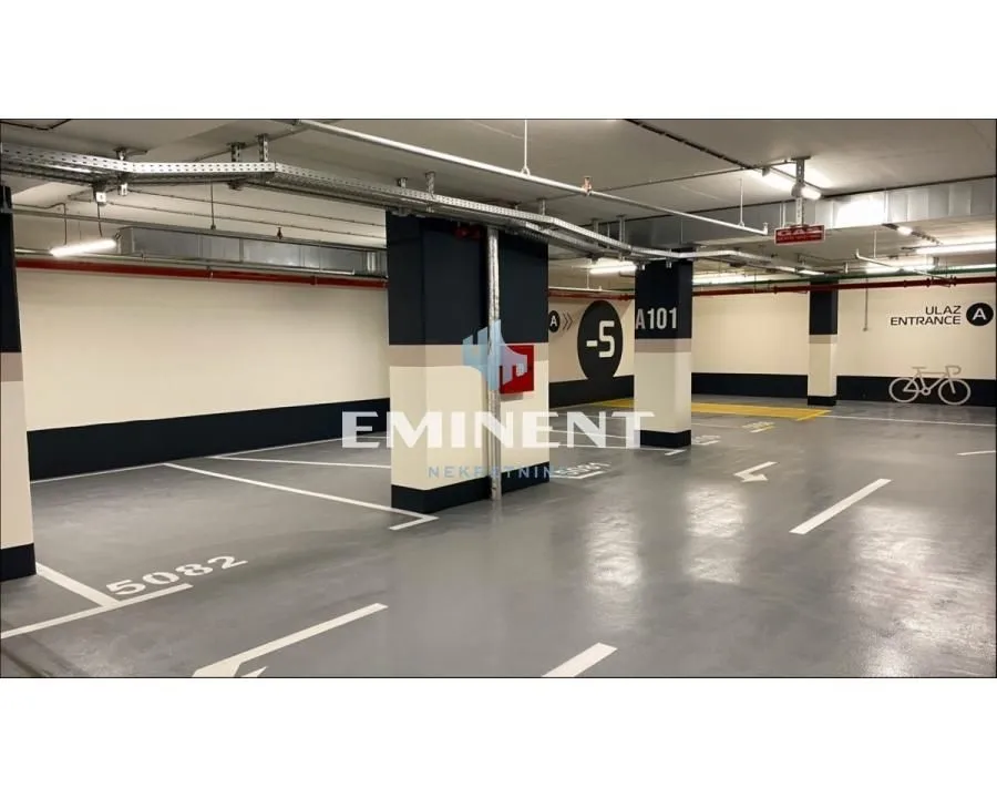Izdavanje, trosoban stan, 88m², Savski Venac, Beograd