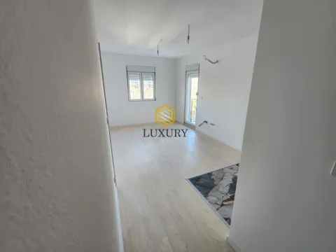 Prodaja, dvosoban stan, 45m², Kod Big Fashion-a, Podgorica - image 5