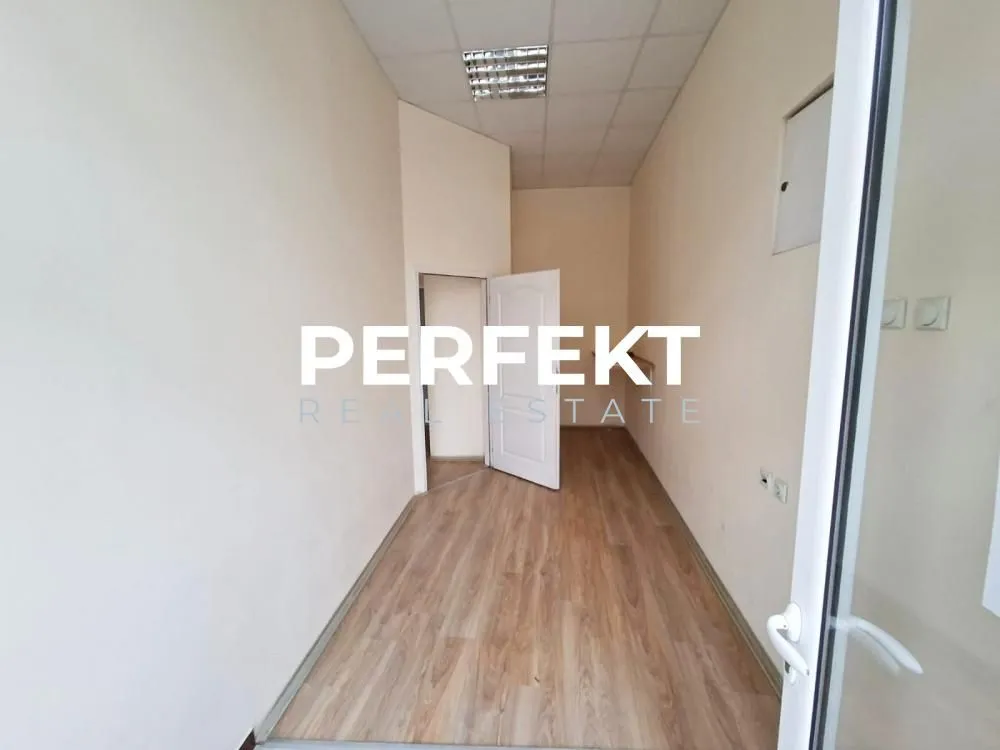 Izdavanje, poslovni prostor, 60m², Centar, Pančevo