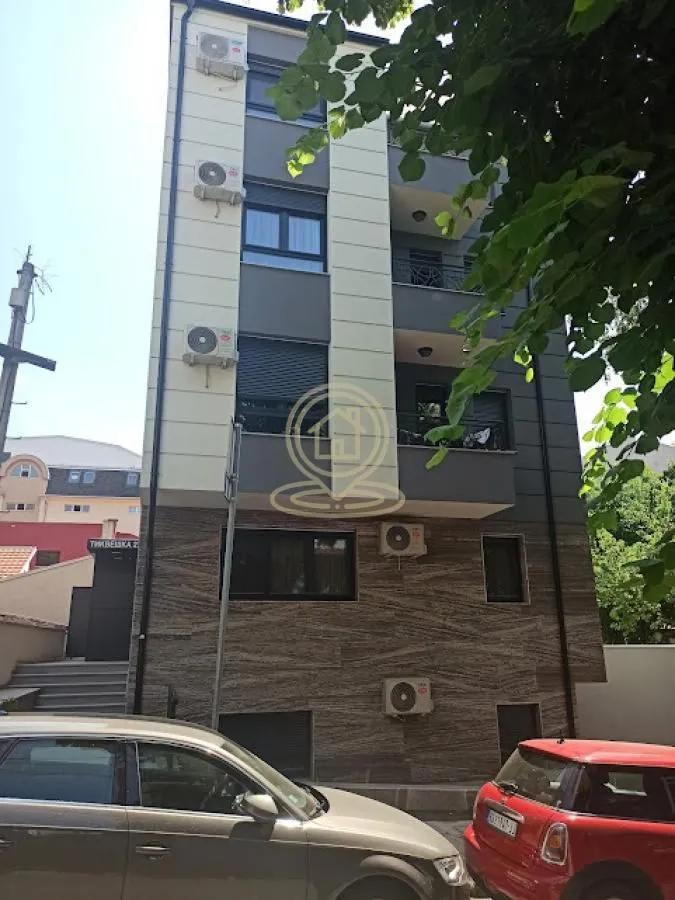 Izdavanje, dvosoban stan, 42m², Lekino Brdo, Voždovac Sve Podlokacije