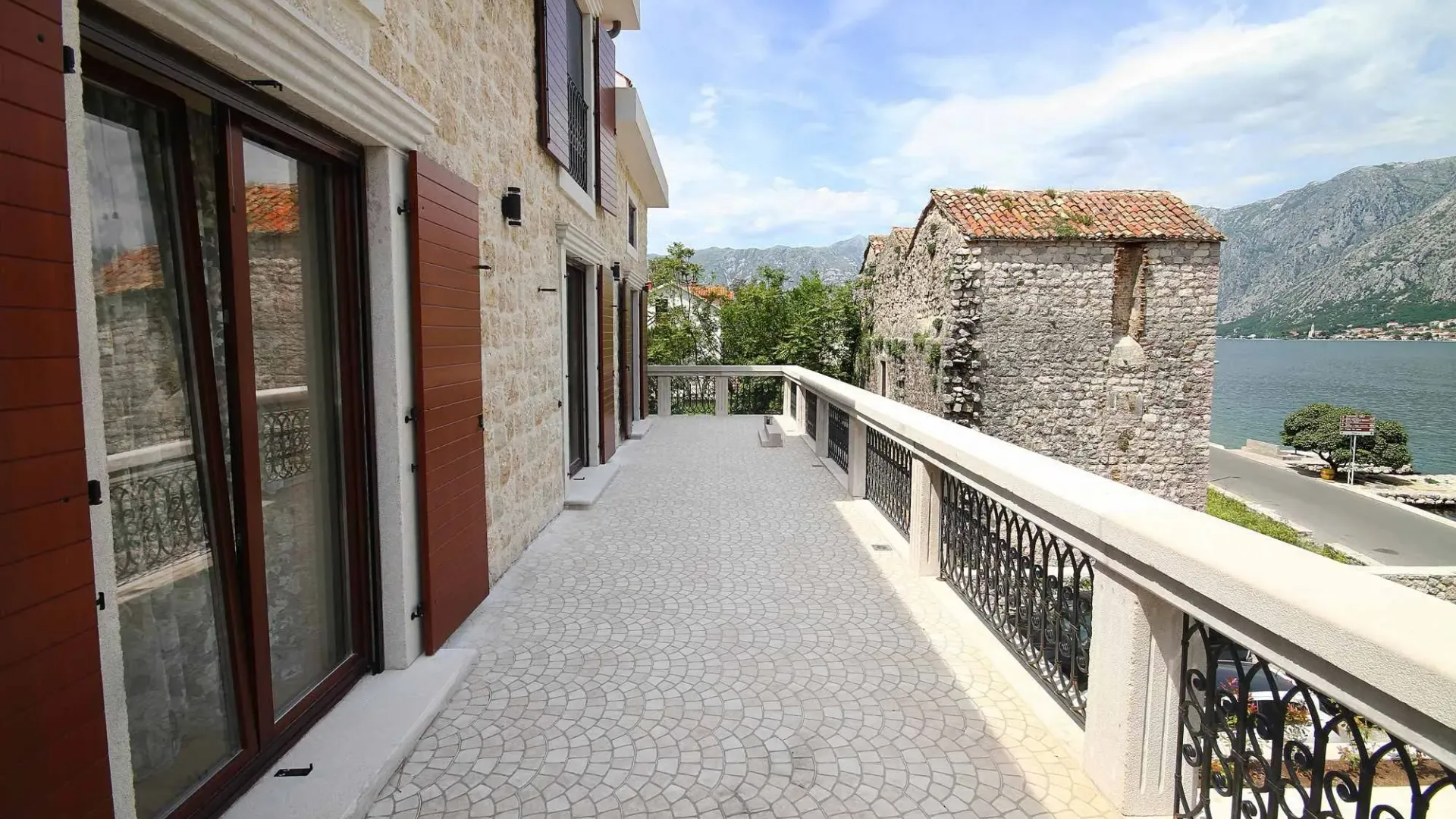 Sale, house, 497m², Prčanj, Kotor