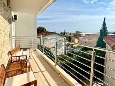 Sale, two bedroom apartment, 98m², Bečići, Budva