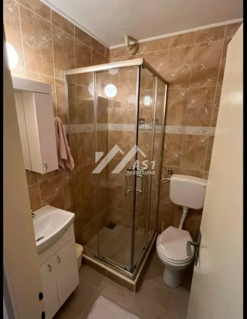 Izdavanje, jednosoban stan, 32m², Detelinara, Novi Sad Sve Podlokacije