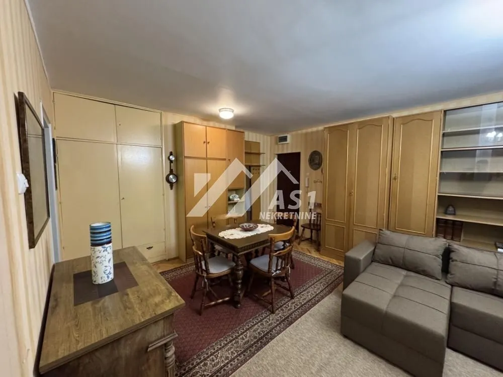 Izdavanje, dvosoban stan, 64m², Bulevar Oslobodjenja, Novi Sad Sve Podlokacije