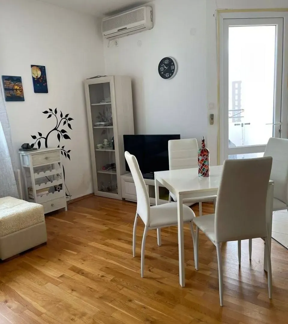 Prodaja, jednosoban stan, 47m², Soho City, Bar