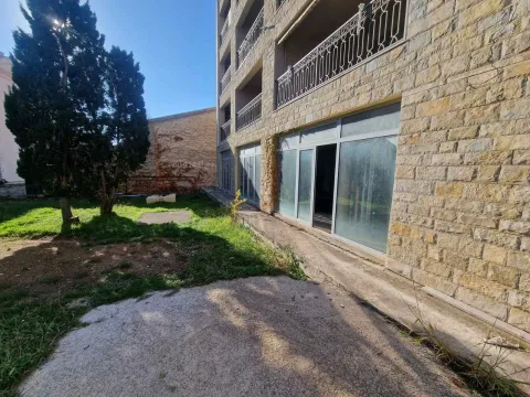 Izdavanje, poslovni prostor, 406m², Petrovac, Budva - image 5