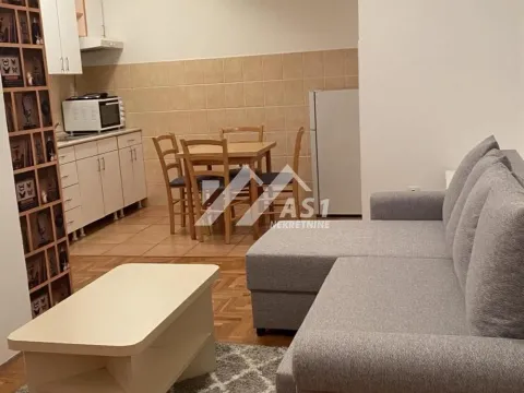 Rent, one bedroom apartment, 30m², Adamovićevo Naselje, Novi Sad Sve Podlokacije - image 1