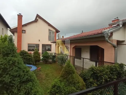 Prodaja, kuća, 237m², Adice, Novi Sad Sve Podlokacije - image 1