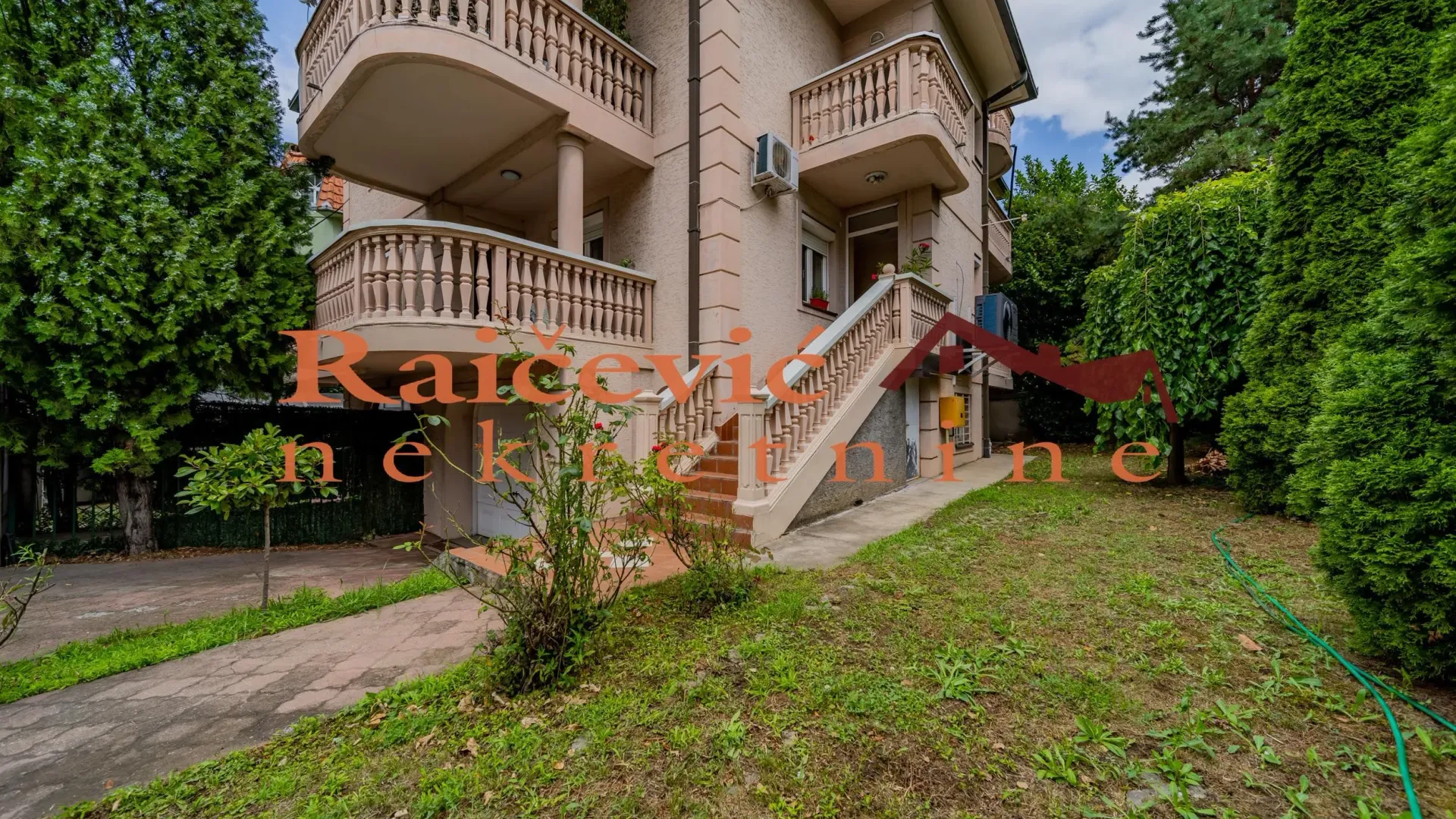 Prodaja, trosoban stan, 127m², Zvezdara Sve Podlokacije, Beograd