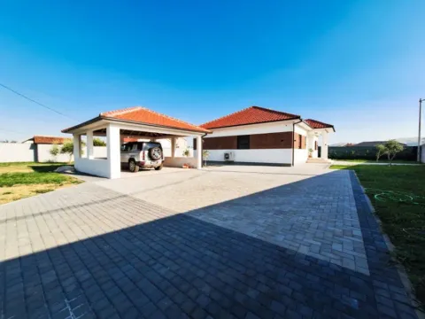 Prodaja, kuća, 200m², Donji Kokoti, Podgorica - image 2