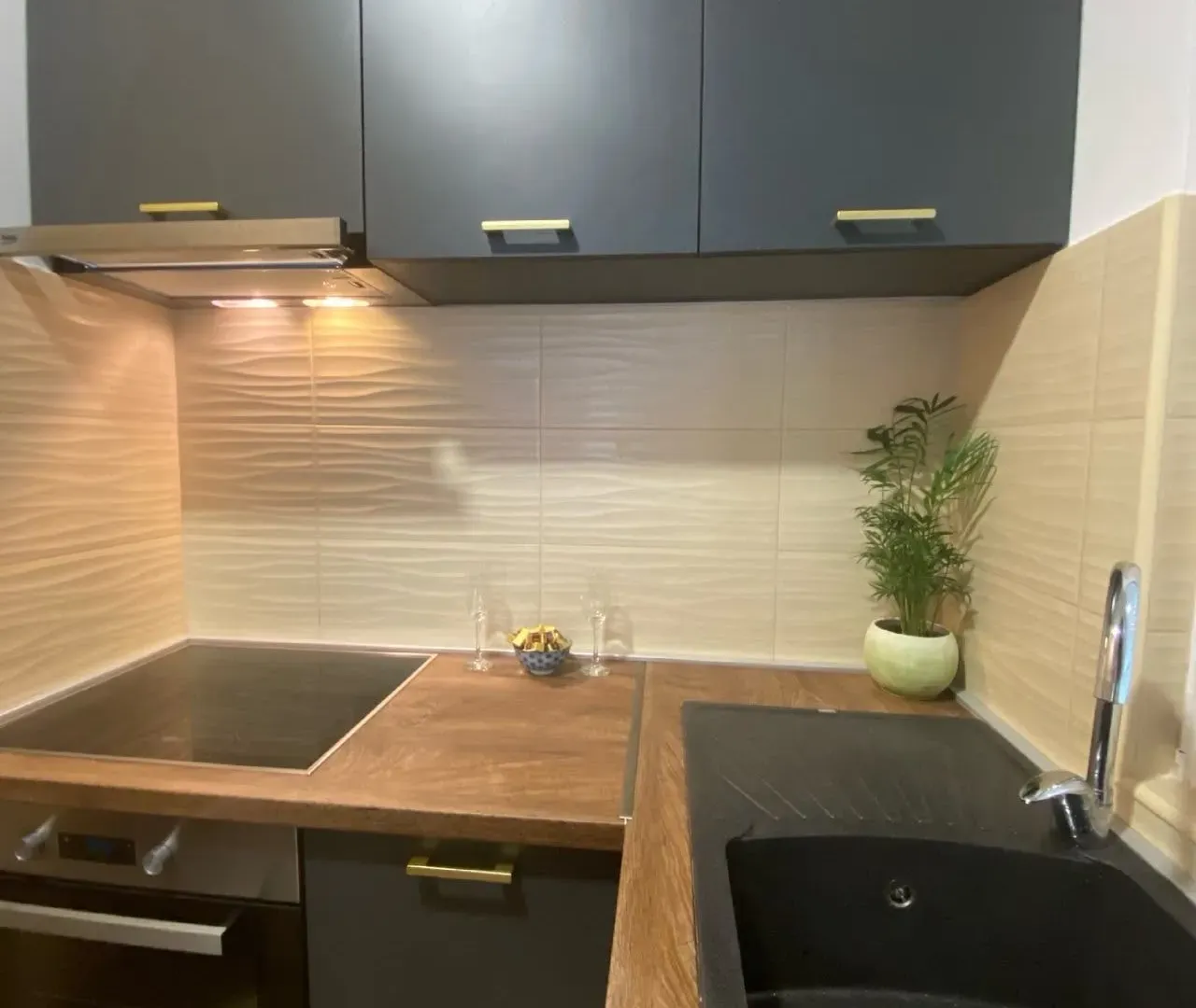 Izdavanje, jednosoban stan, 50m², Kava, Tivat