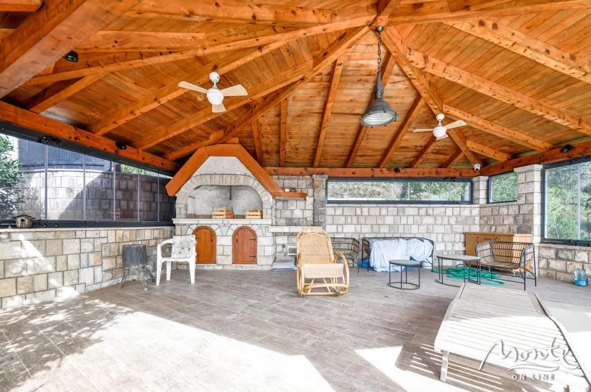 Prodaja, kuća, 240m², Tivat, Crna Gora