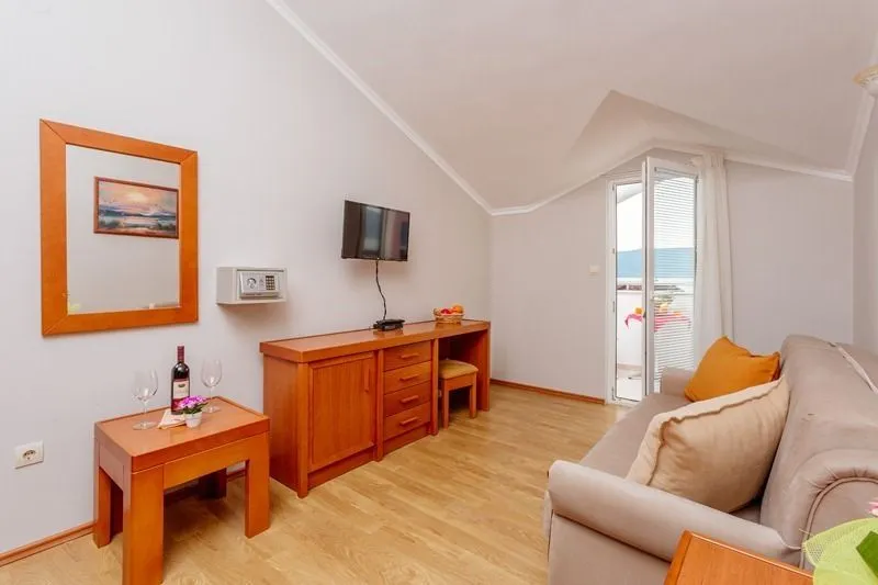 Sale, office space, 566m², Donja Lastva, Tivat