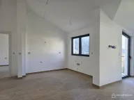 Sale, three bedroom apartment, 94m², Škaljari, Kotor - image 2