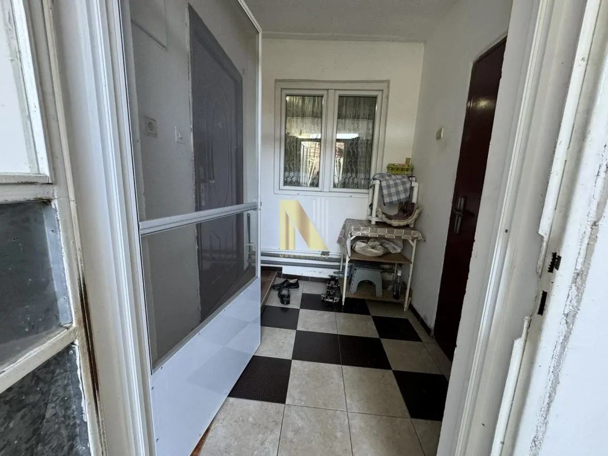 Prodaja, kuća, 441m², Veternik, Novi Sad Sve Podlokacije