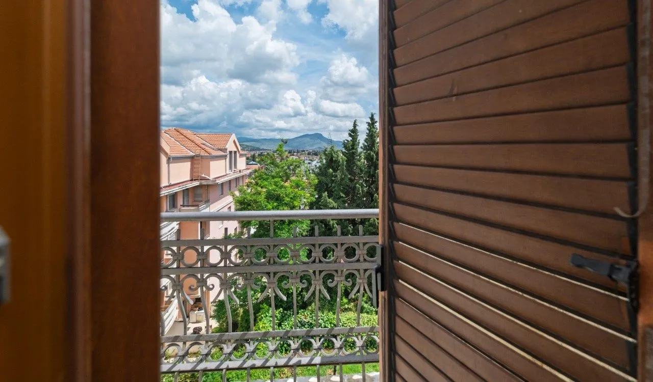 Rent, house, 280m², Gorica C, Podgorica
