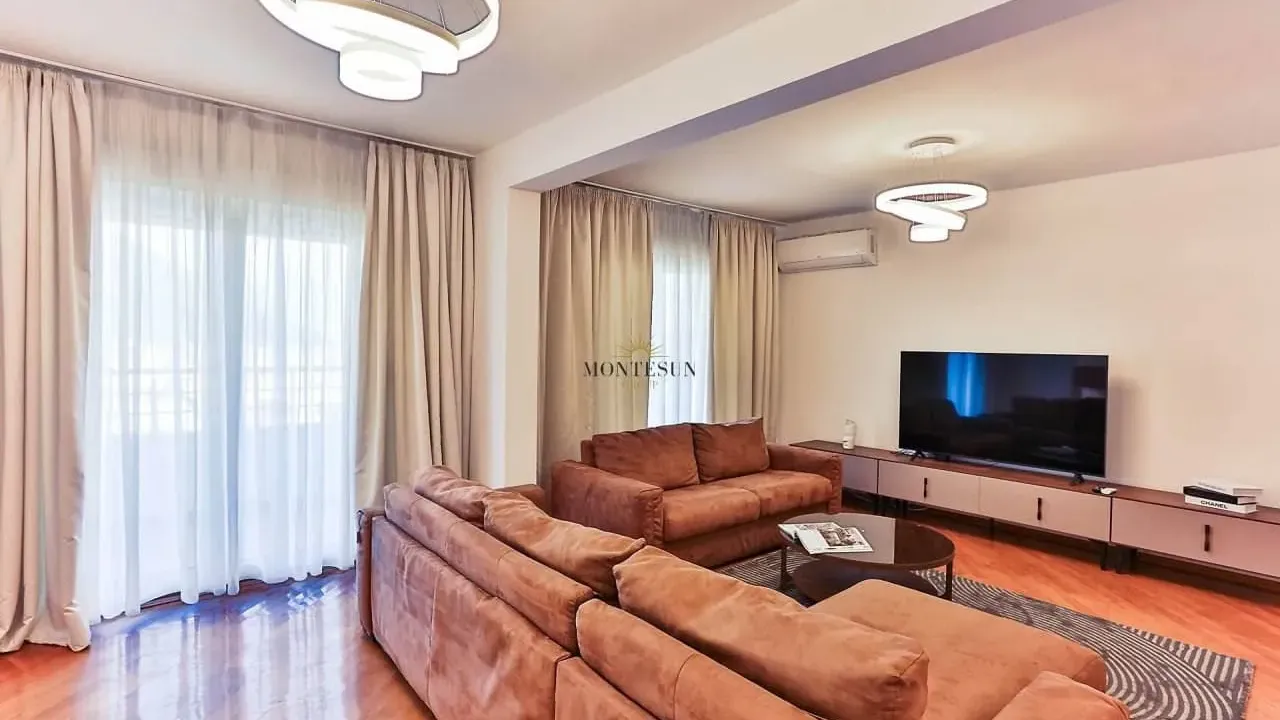 Rent, three bedroom apartment, 140m², Centar, Budva