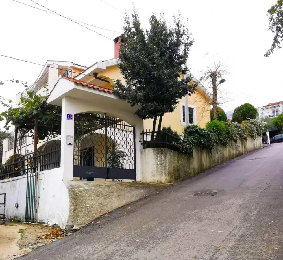 Prodaja, kuća, 252m², Topla, Herceg Novi